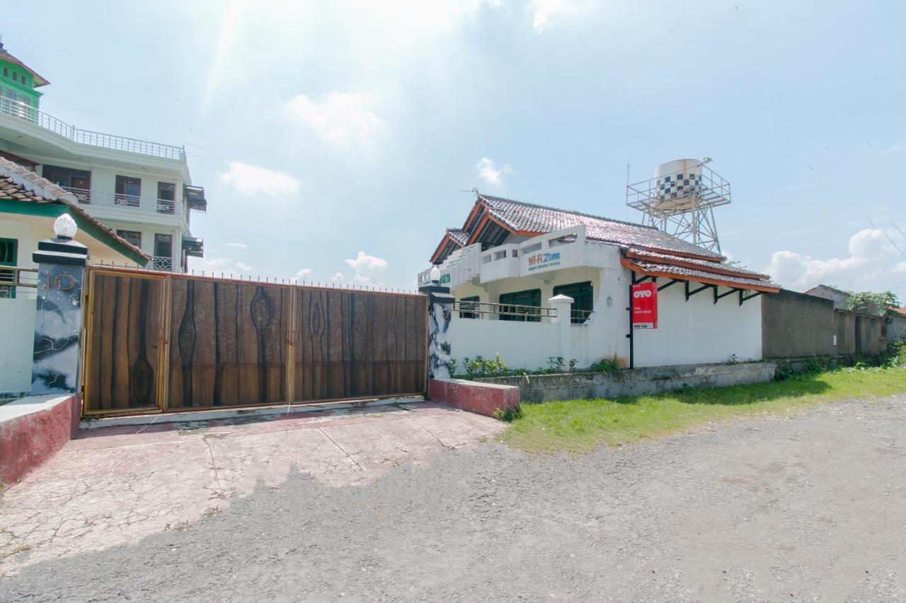 Oyo 2858 Vafa Guesthouse Cianjur Eksteriør bilde