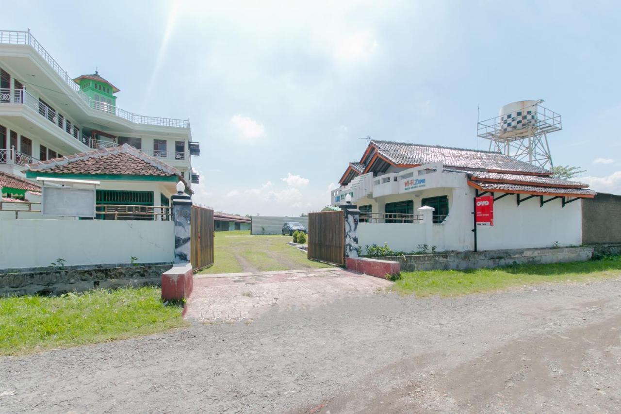 Oyo 2858 Vafa Guesthouse Cianjur Eksteriør bilde
