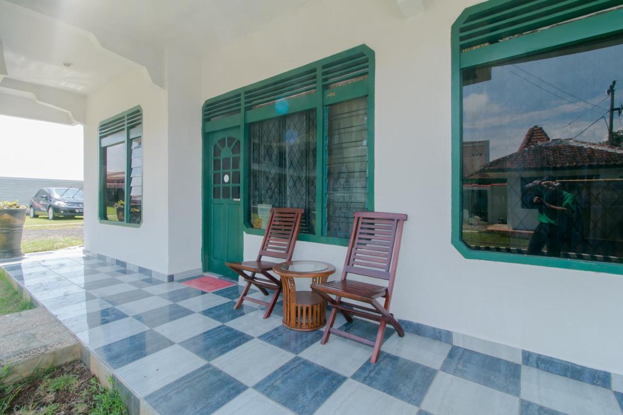 Oyo 2858 Vafa Guesthouse Cianjur Eksteriør bilde